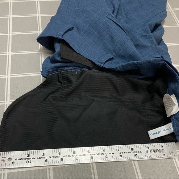 Haggar Cool 18 Pro Men’s Size 32 Expandable Waist Navy Plaid Performance Shorts - Picture 6 of 10